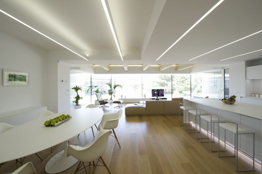 En un depto de 1928: Exquisita unión de estilo italiano y factura artesanal en el tres ambientes de un diseñador