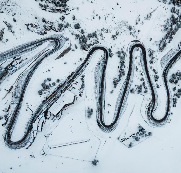 15 MESAS NIDO DE DISEÑO PARA EL SALÓN