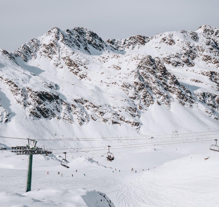 DETALLES PARA UNA COCINA EN NEGRO Y ACERO