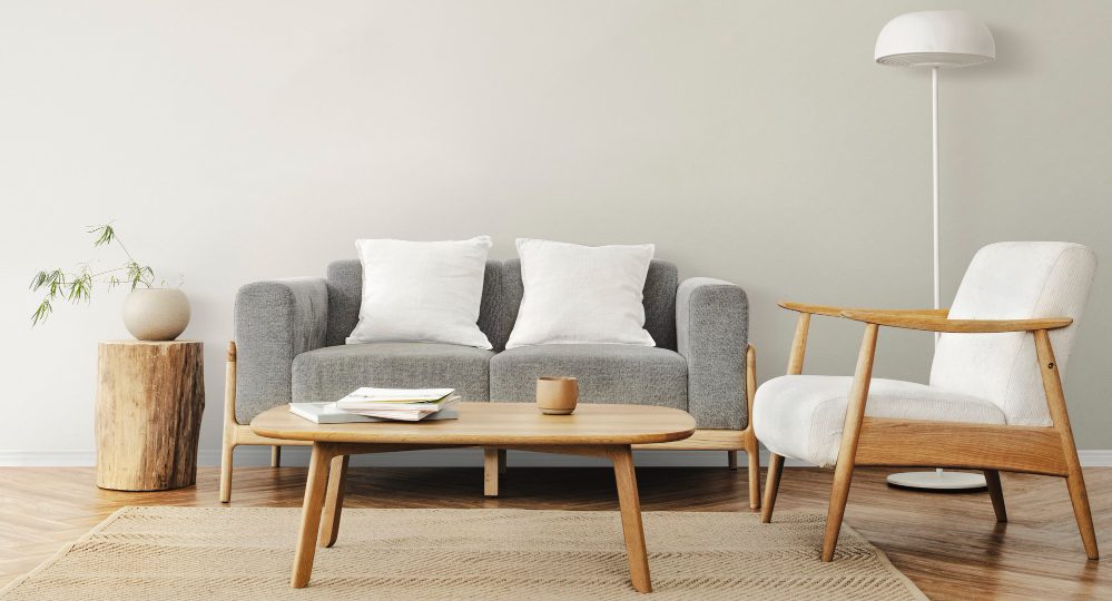 DECORADOR INTERIORISTA ANDORRA n interiorista a Andorra executa diverses tasques per crear espais funcionals i estètics que s’adapten a les necessitats dels clients. Algunes de les seves principals funcions inclouen:  T.+376 631 499  Disseny de projectes de decoració i reforma: Crear plans detallats per a la decoració i reforma d’espais interiors. Gestió de projectes: Supervisar tots els aspectes del projecte, des de la selecció de materials fins a la coordinació amb contractistes. Adaptació a les necessitats del client: Personalitzar els espais segons els gustos, el mode de vida i el pressupost del client. Creació de maquetes i esquemes: Utilitzar maquetes i programes informàtics per mostrar els dissenys proposats. Selecció de materials i mobiliari: Escollir materials de qualitat i mobiliari que compleixin amb el disseny i les necessitats del projecte. Supervisió de la construcció: Assegurar-se que els treballs es facin d’acord amb els plans i les especificacions. Assessorament en tendències: Mantenir-se actualitzat amb les últimes tendències en disseny d’interiors i decoració. Creació de documents i informes: Redactar documents tècnics i informes per a clients i contractistes. A Andorra, l’interiorisme sovint incorpora elements de l’arquitectura de muntanya, com la fusta natural i les xemeneies, per crear espais còmodes i acollidors.  Si tens alguna altra pregunta o necessites més informació, estaré encantat d’ajudar-te!